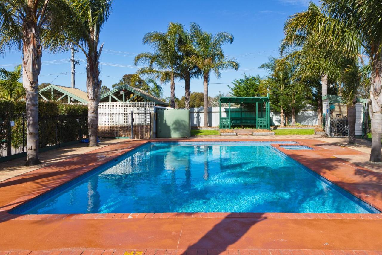 Sandhurst Motel Carrum Downs ภายนอก รูปภาพ