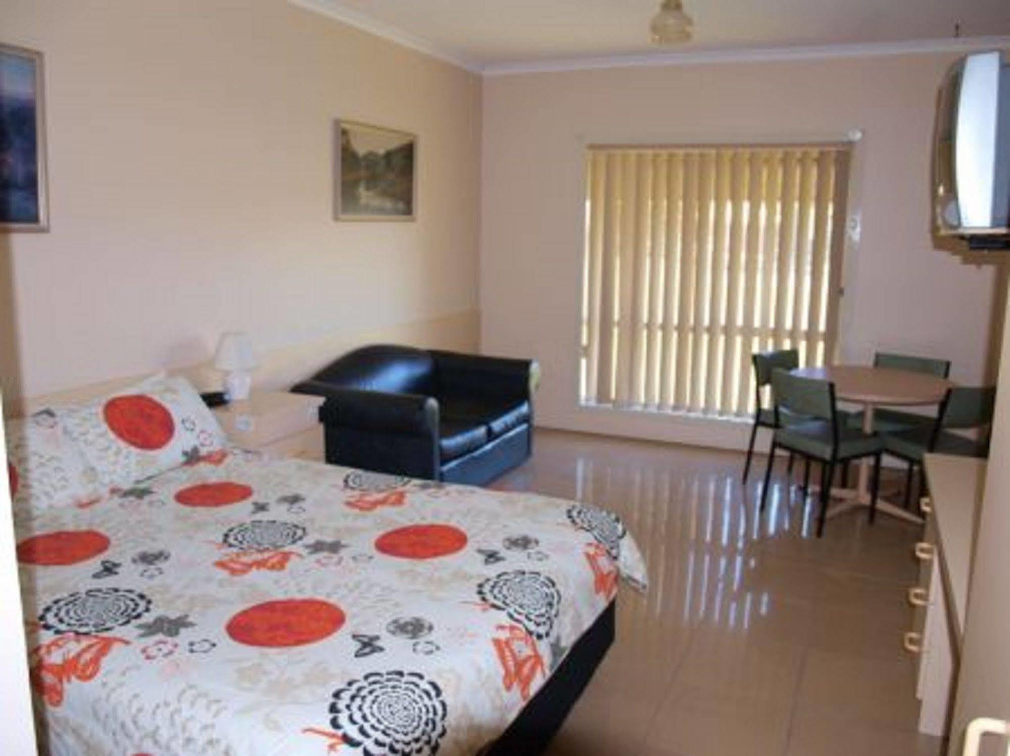 Sandhurst Motel Carrum Downs ภายนอก รูปภาพ