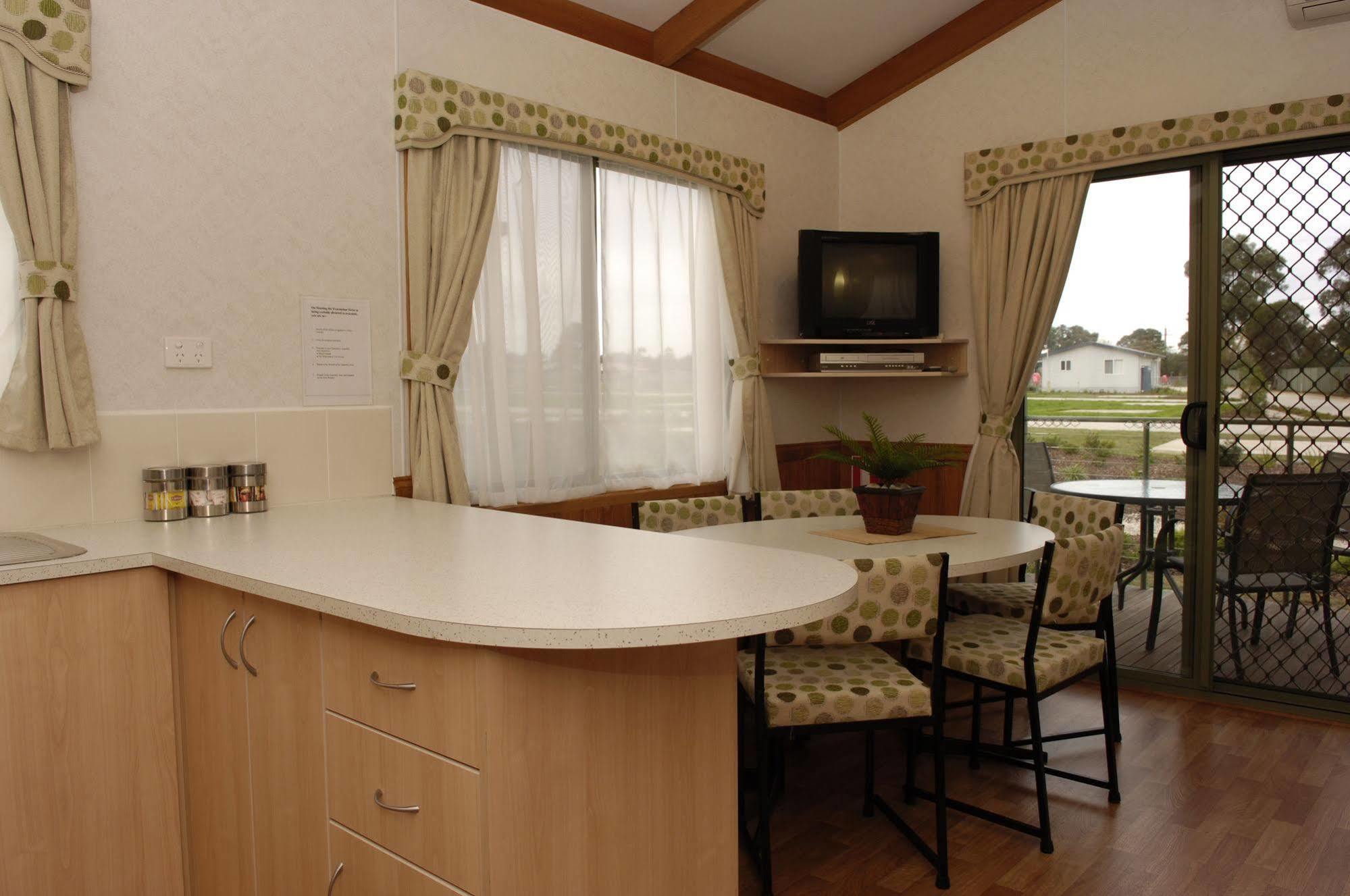 Sandhurst Motel Carrum Downs ภายนอก รูปภาพ